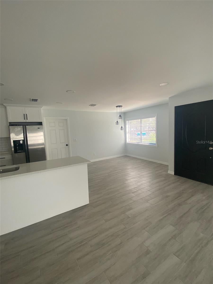 5008 PARADE ST — photo 5
