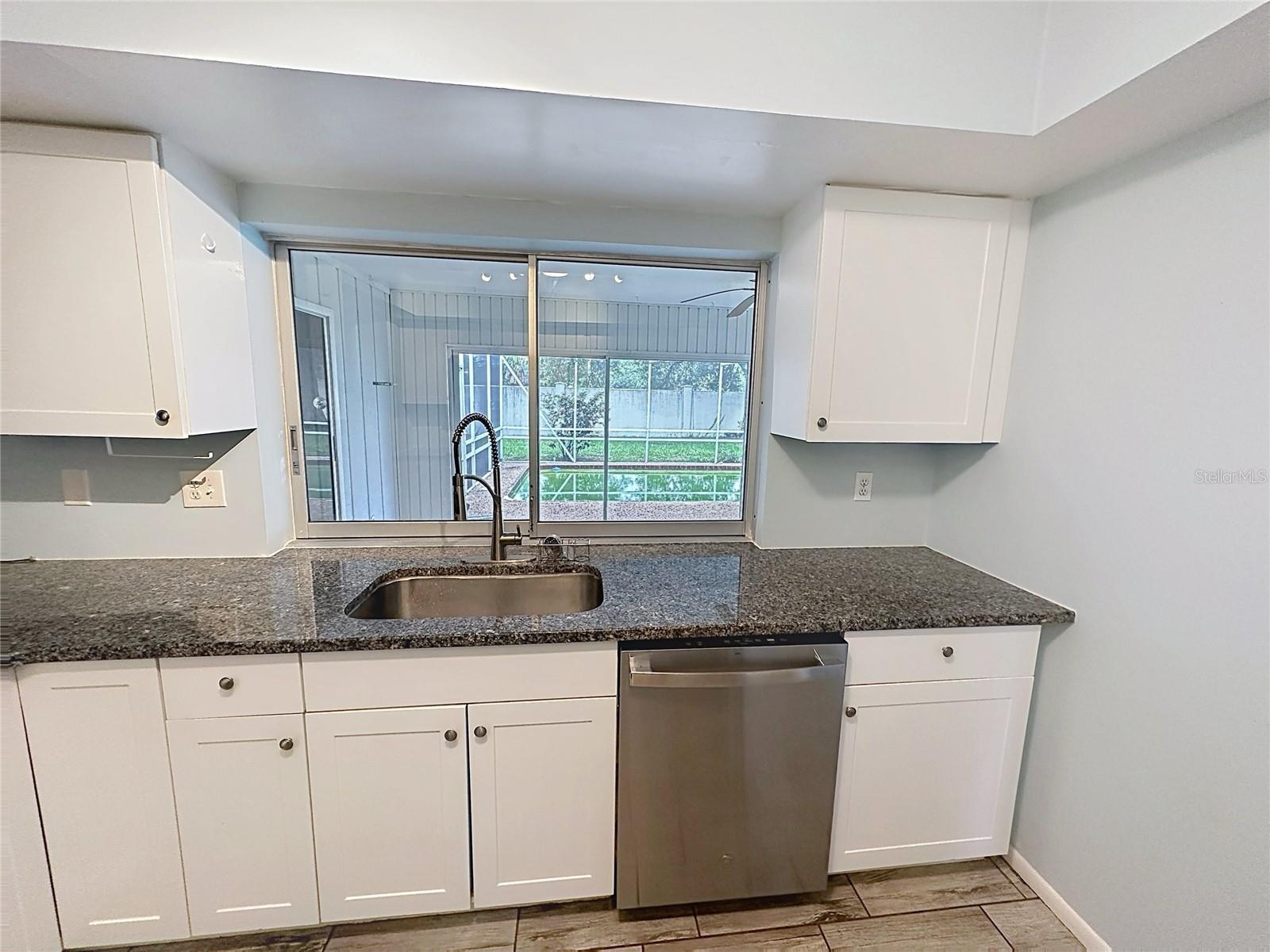 1093 N CYPRESS POINT DR — photo 11