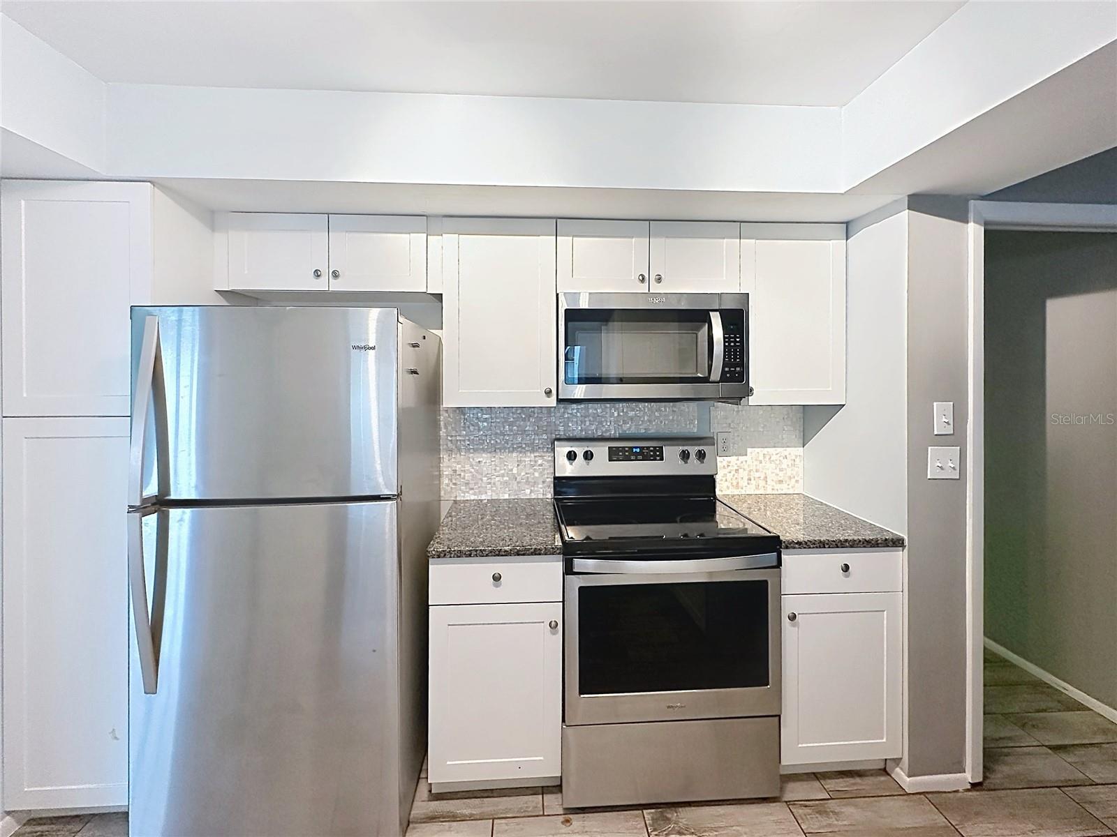 1093 N CYPRESS POINT DR — photo 10