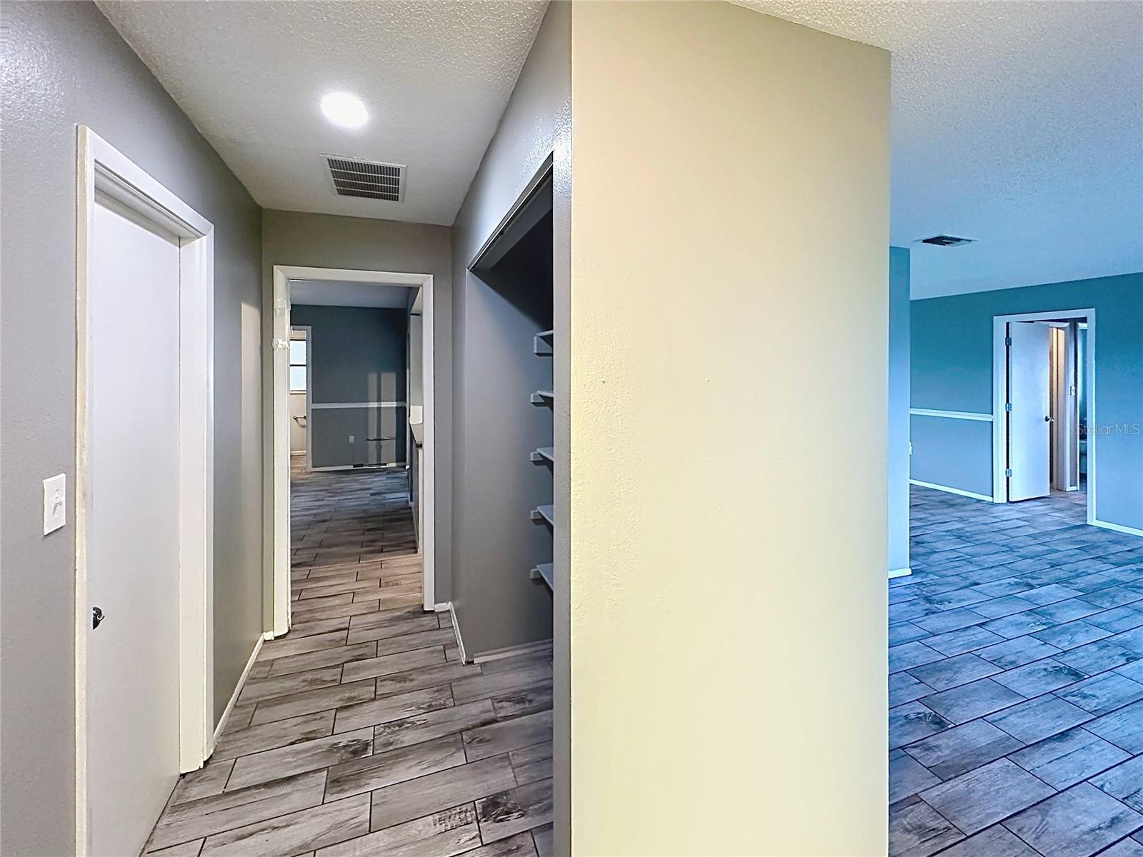 1093 N CYPRESS POINT DR — photo 12