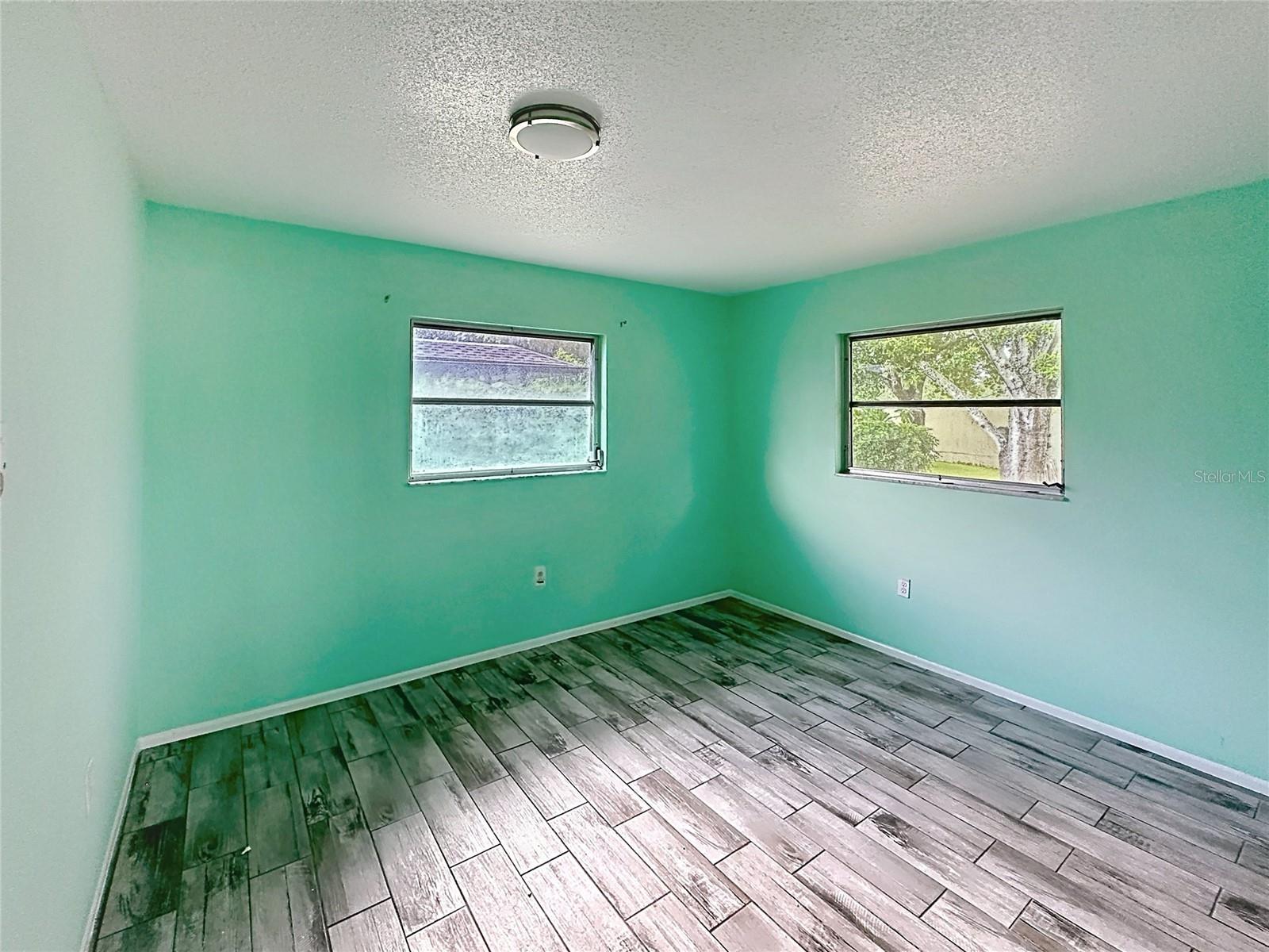 1093 N CYPRESS POINT DR — photo 19