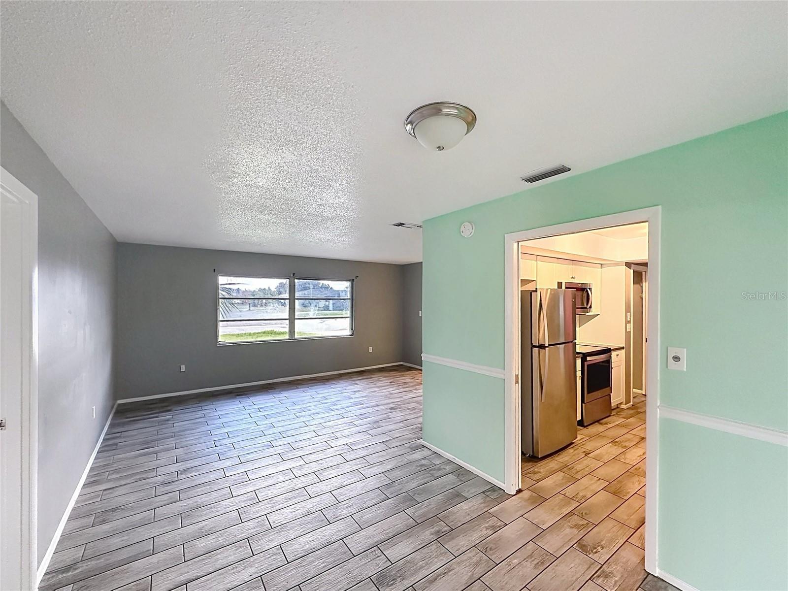1093 N CYPRESS POINT DR — photo 15