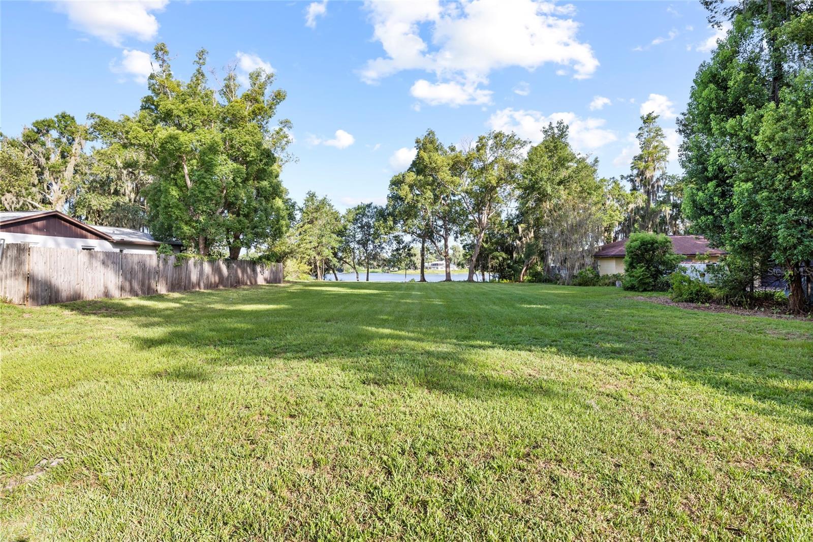 18703.5 LAKESHORE DR — photo 2