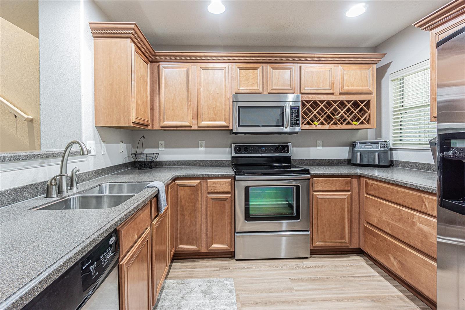 526 WHEATON TRENT PL — photo 2