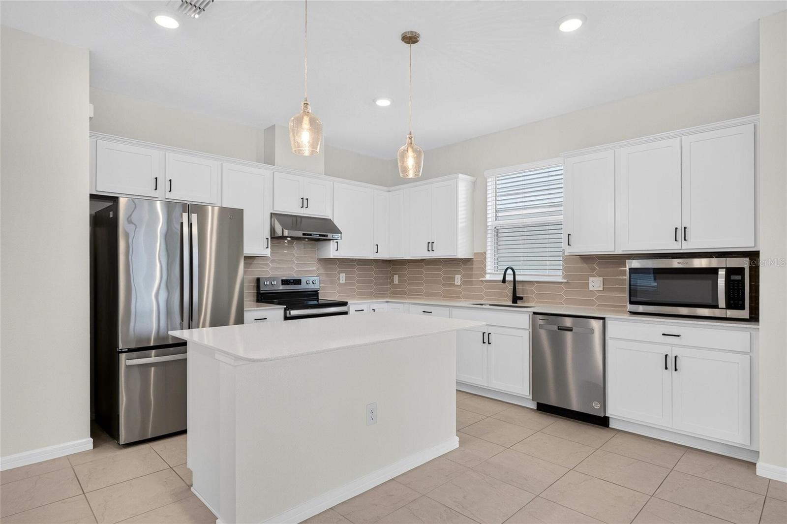 9426 LAMINE WAY — photo 10