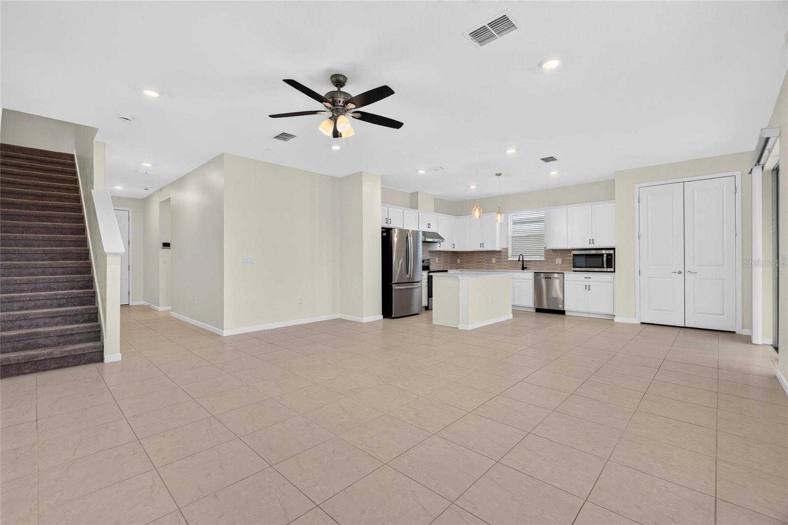 9426 LAMINE WAY — photo 7