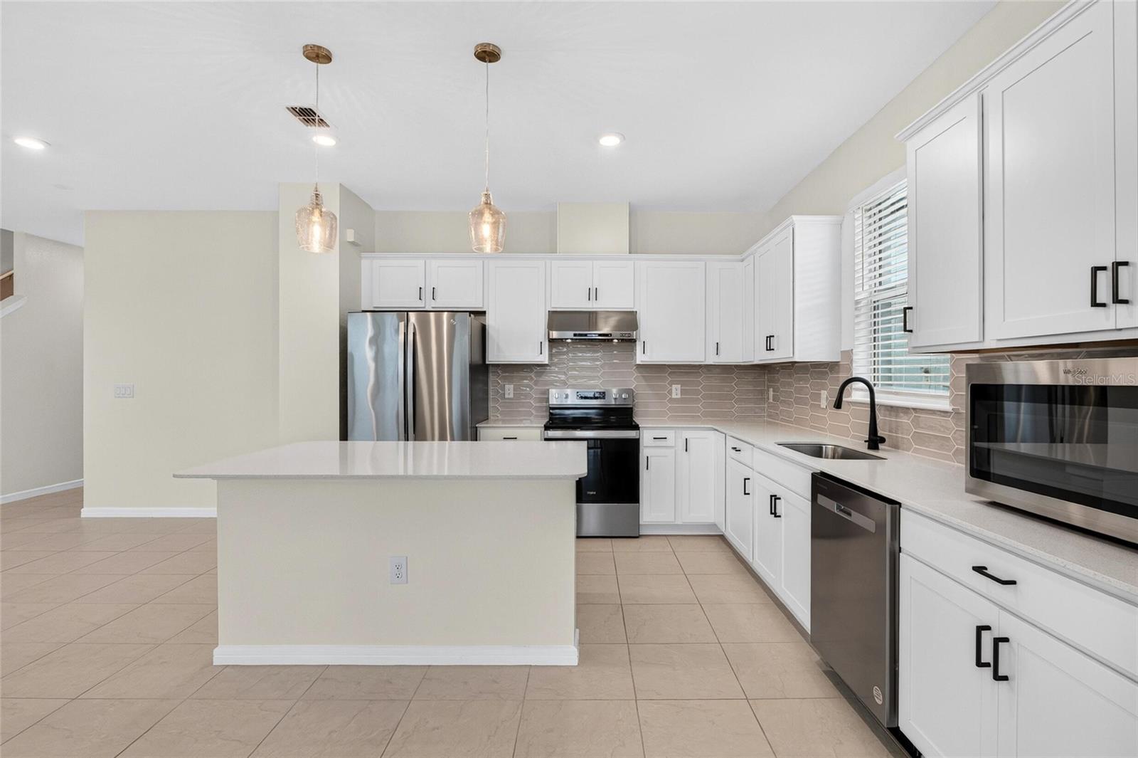 9426 LAMINE WAY — photo 11
