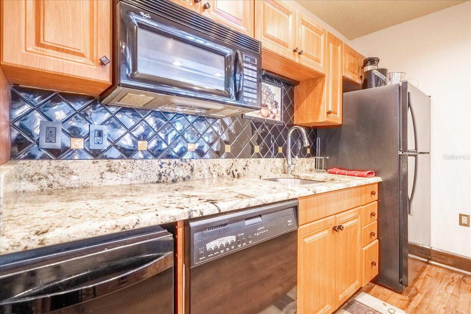 100 4TH AVE S #416 — photo 42