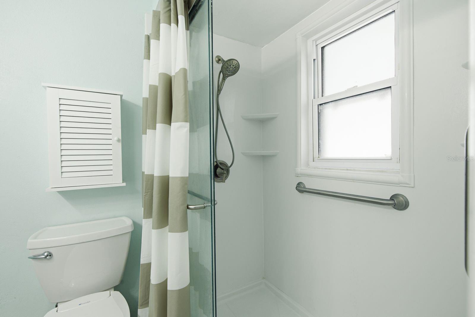 3047 CASCADE DR — photo 25