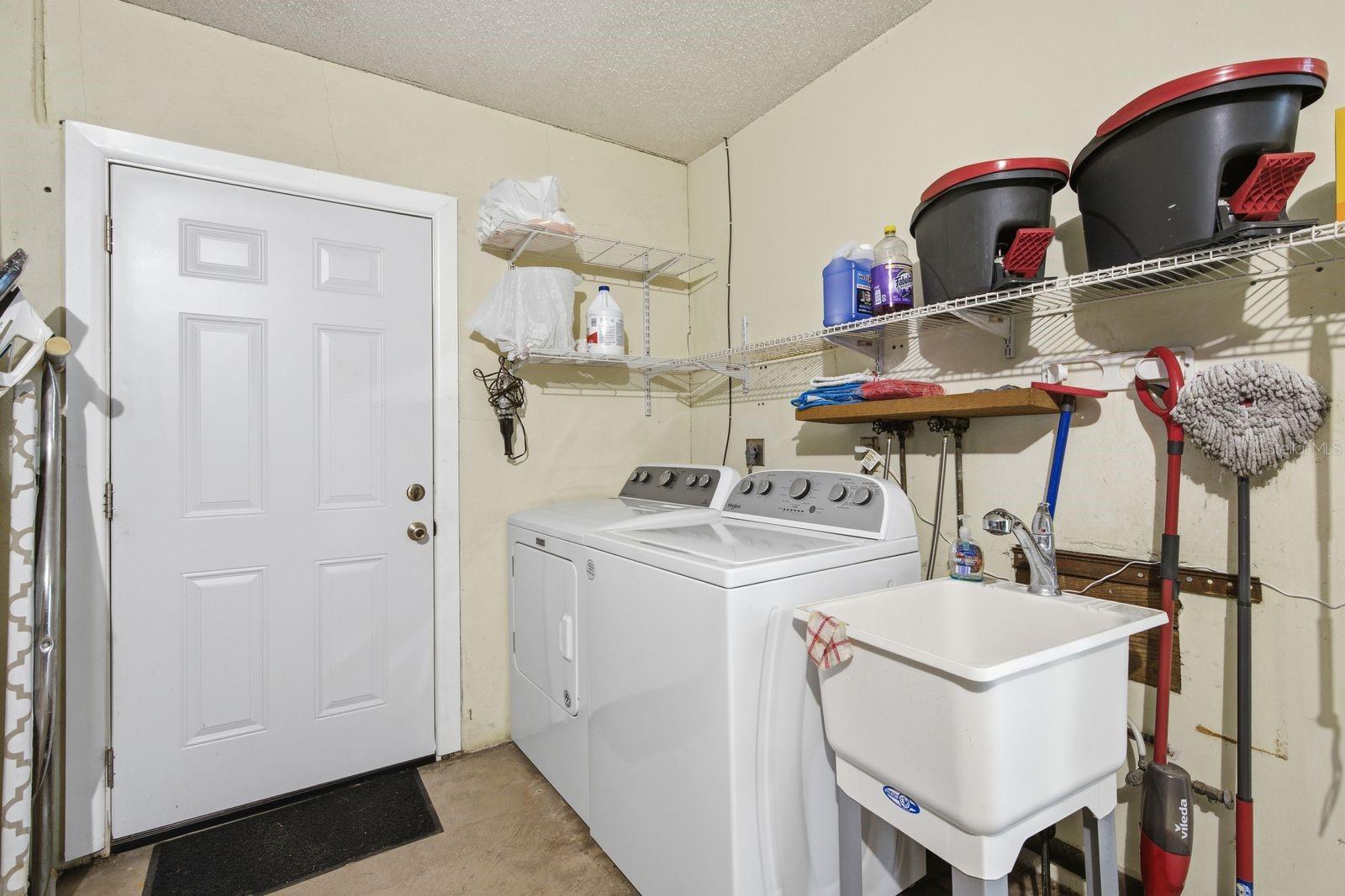 3047 CASCADE DR — photo 32