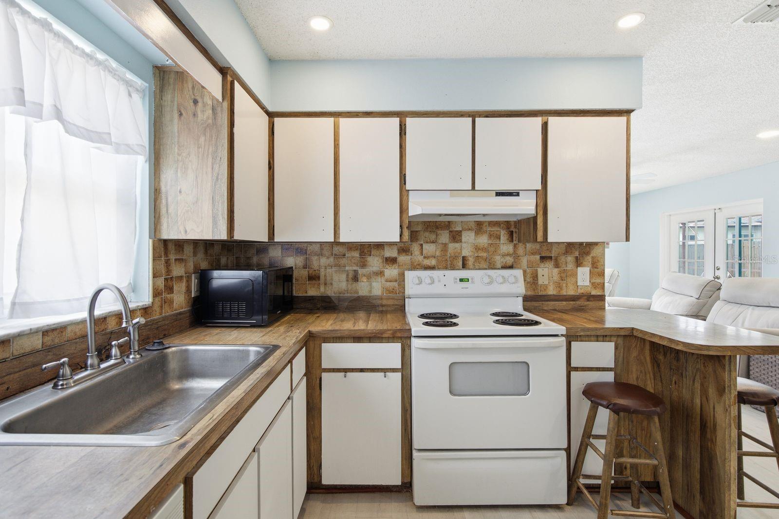 3047 CASCADE DR — photo 16