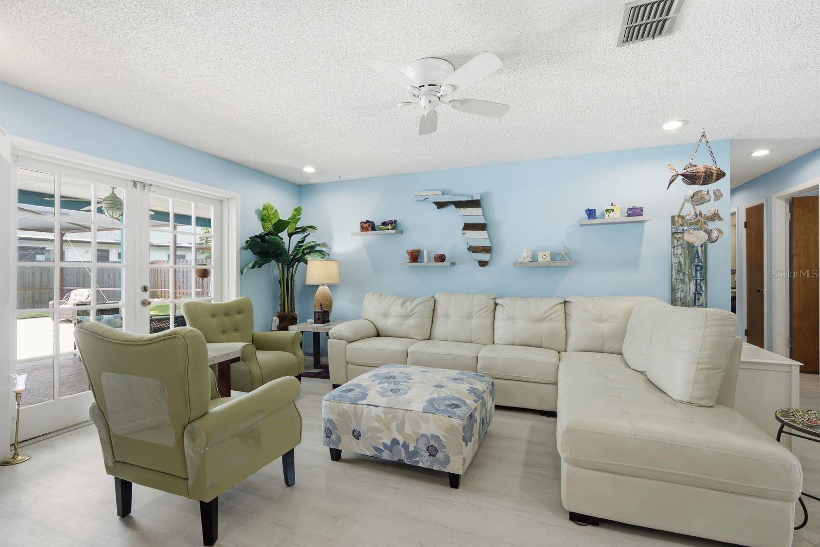 3047 CASCADE DR — photo 12