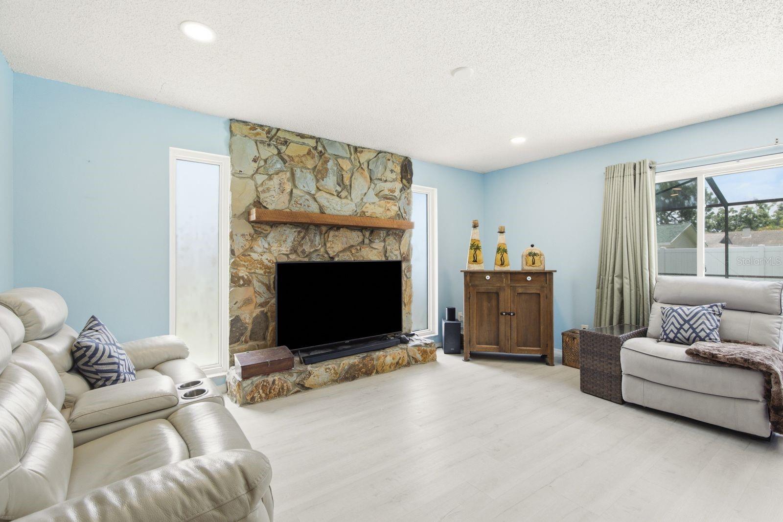 3047 CASCADE DR — photo 19