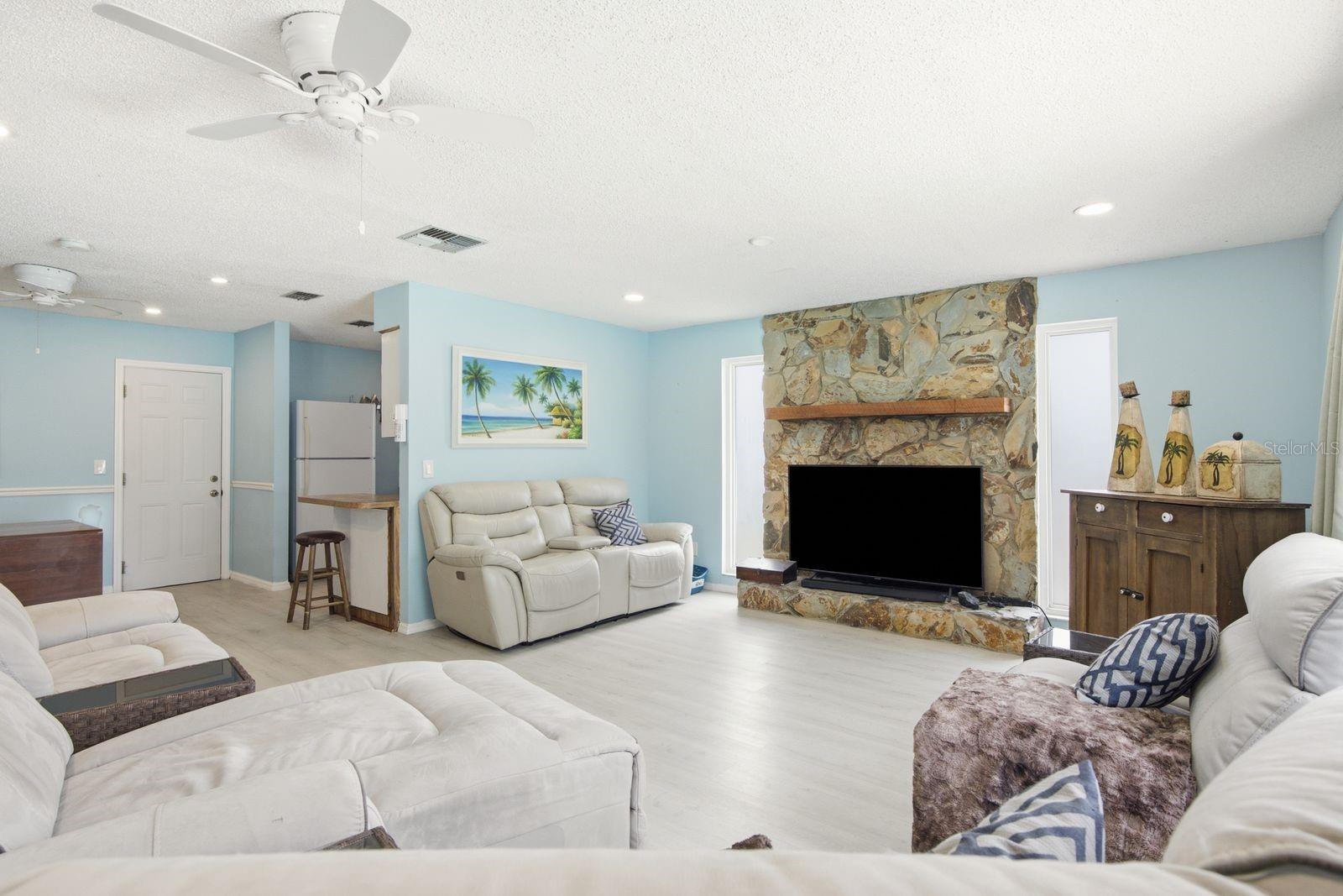 3047 CASCADE DR — photo 18
