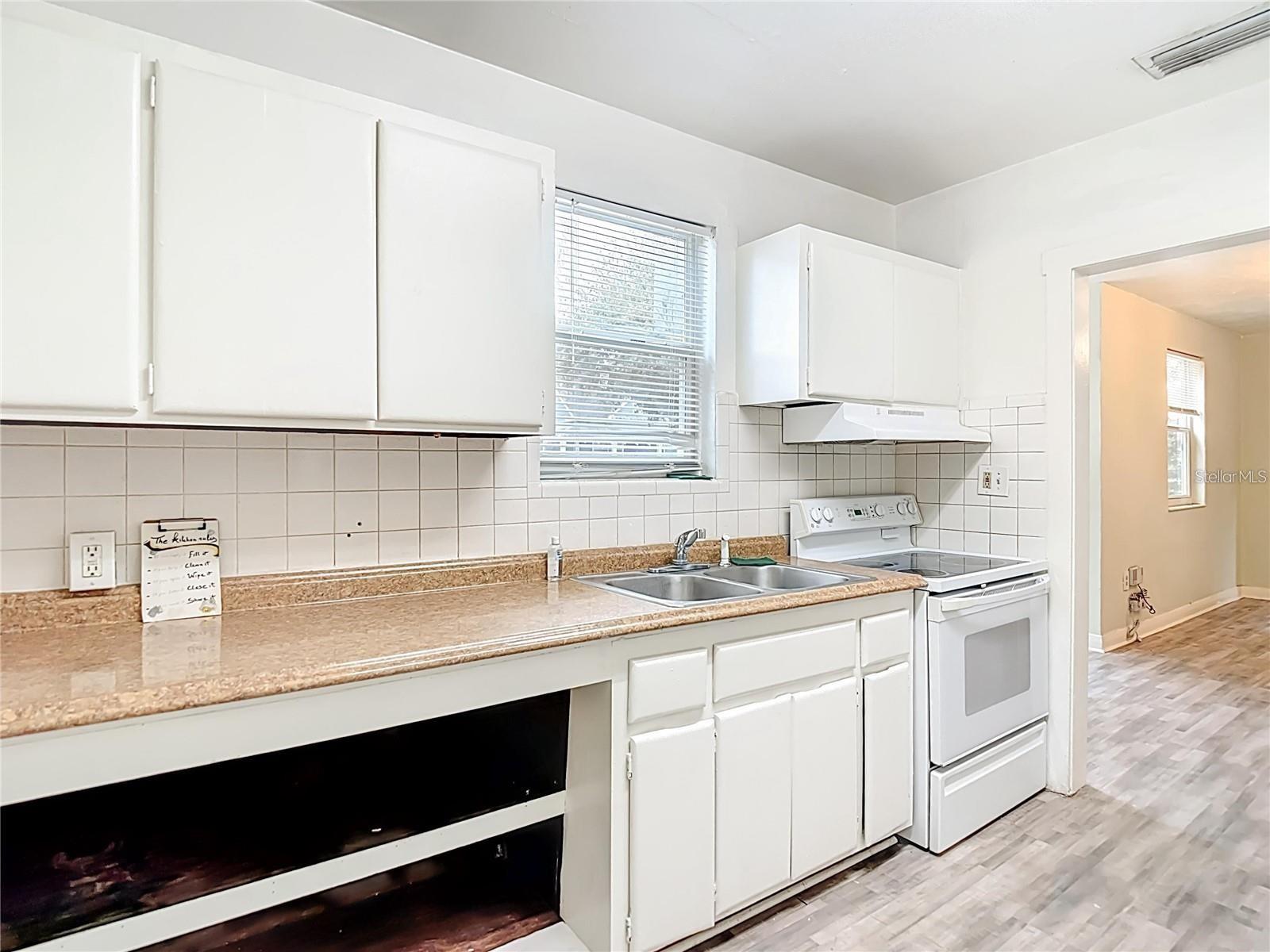 1008 E 24TH AVE — photo 14
