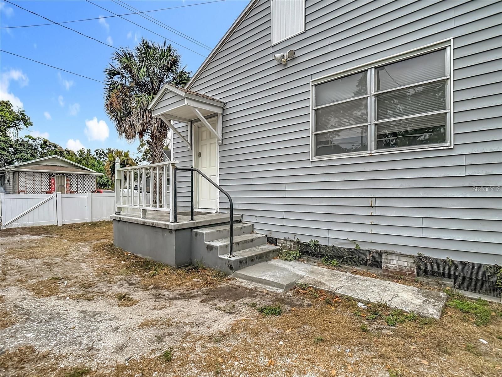 1008 E 24TH AVE — photo 26