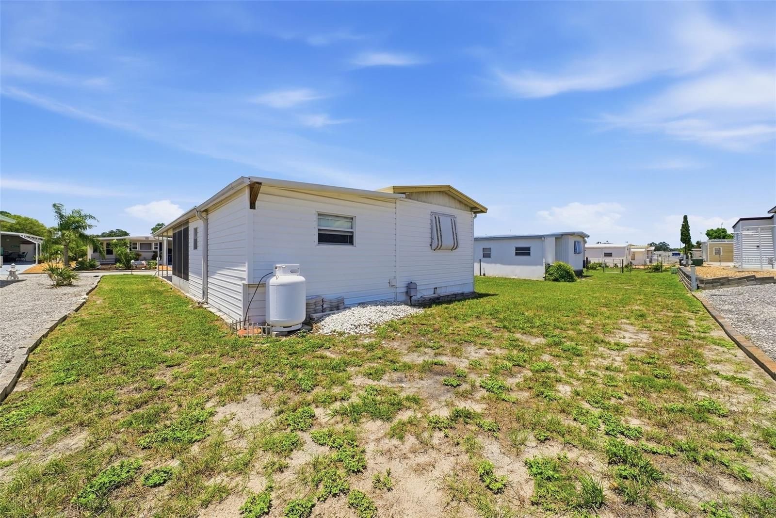 12116 HORSESHOE LN — photo 35