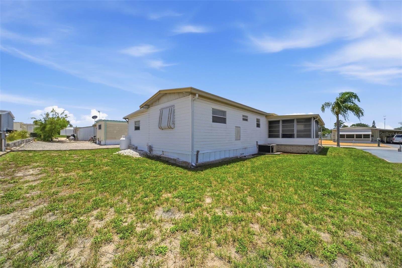 12116 HORSESHOE LN — photo 37