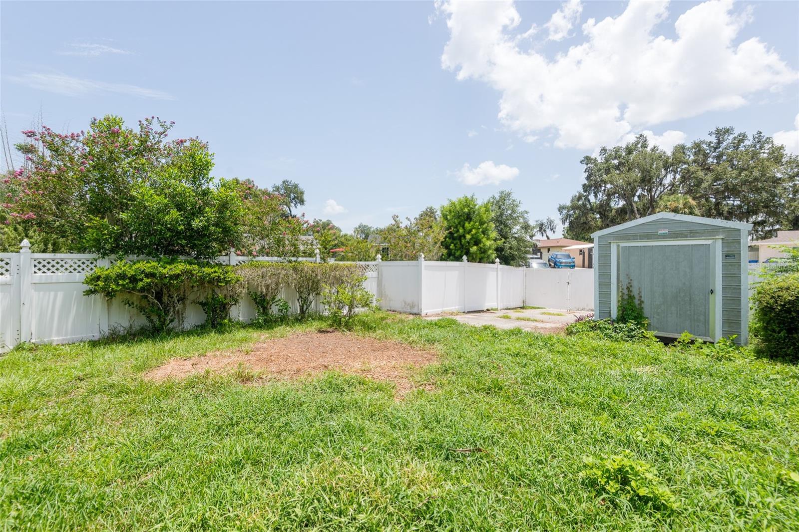 902 SHANGRI LA DR — photo 26