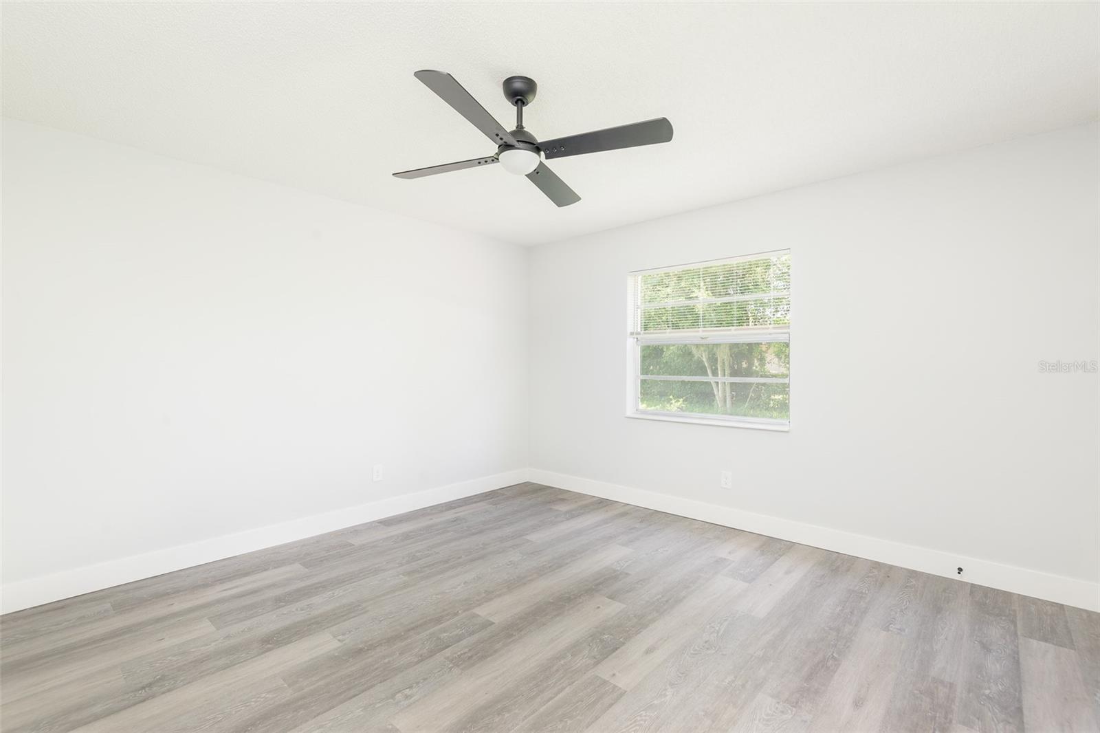 902 SHANGRI LA DR — photo 19