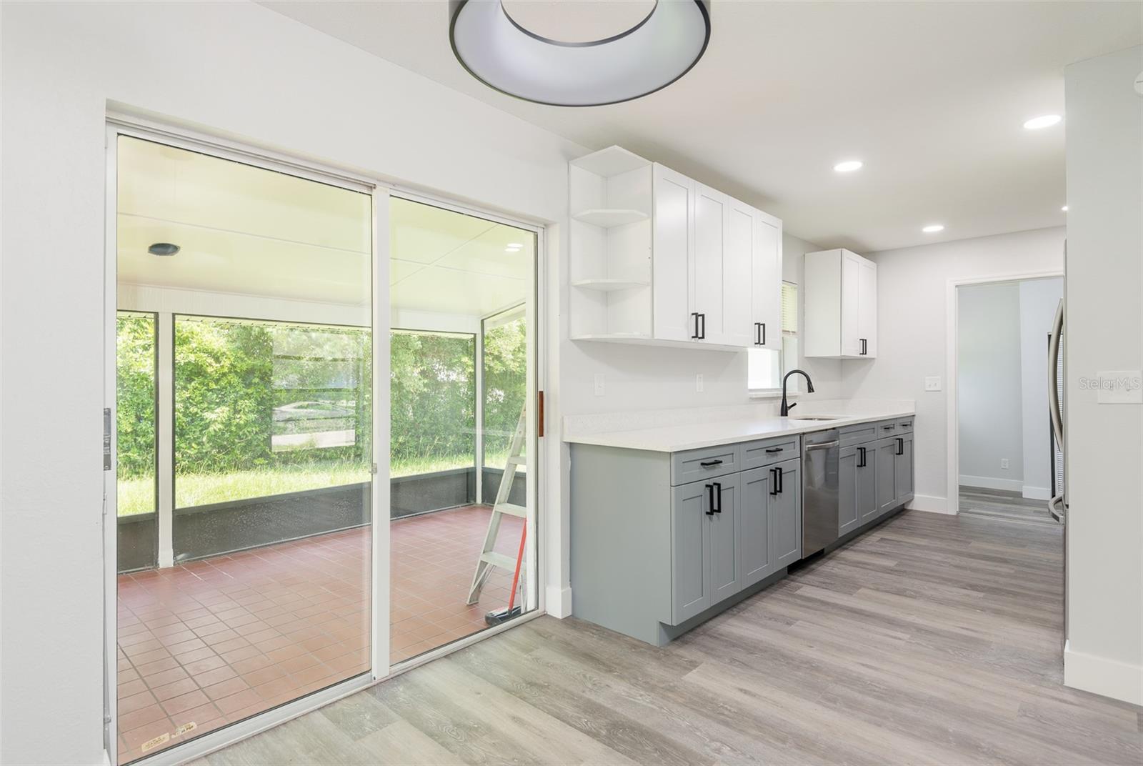 902 SHANGRI LA DR — photo 10