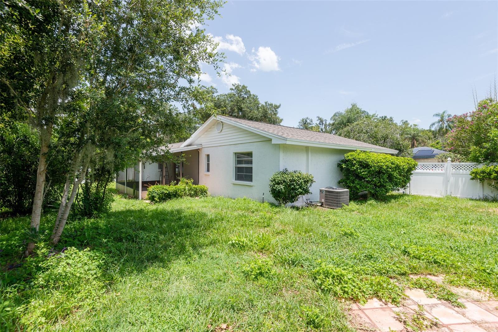 902 SHANGRI LA DR — photo 27