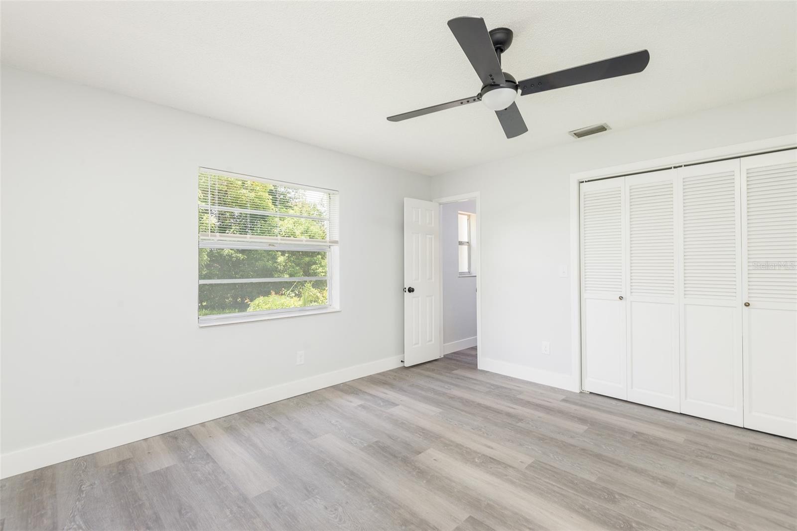 902 SHANGRI LA DR — photo 20
