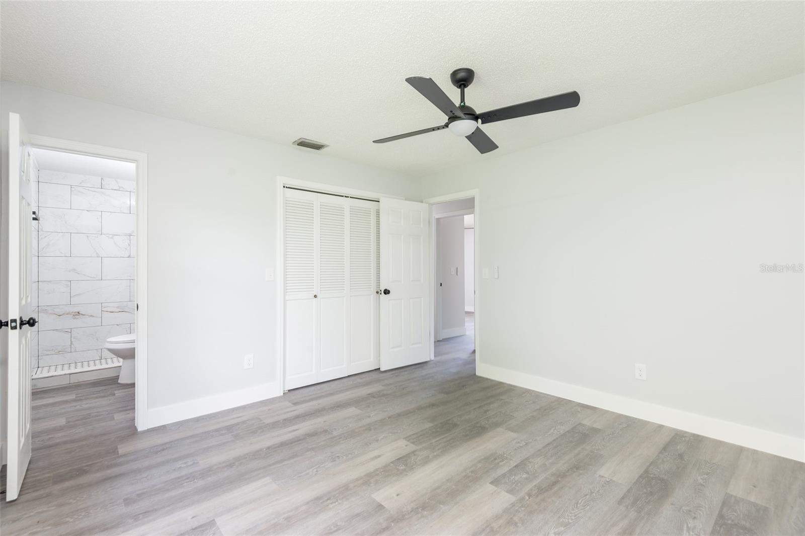 902 SHANGRI LA DR — photo 21