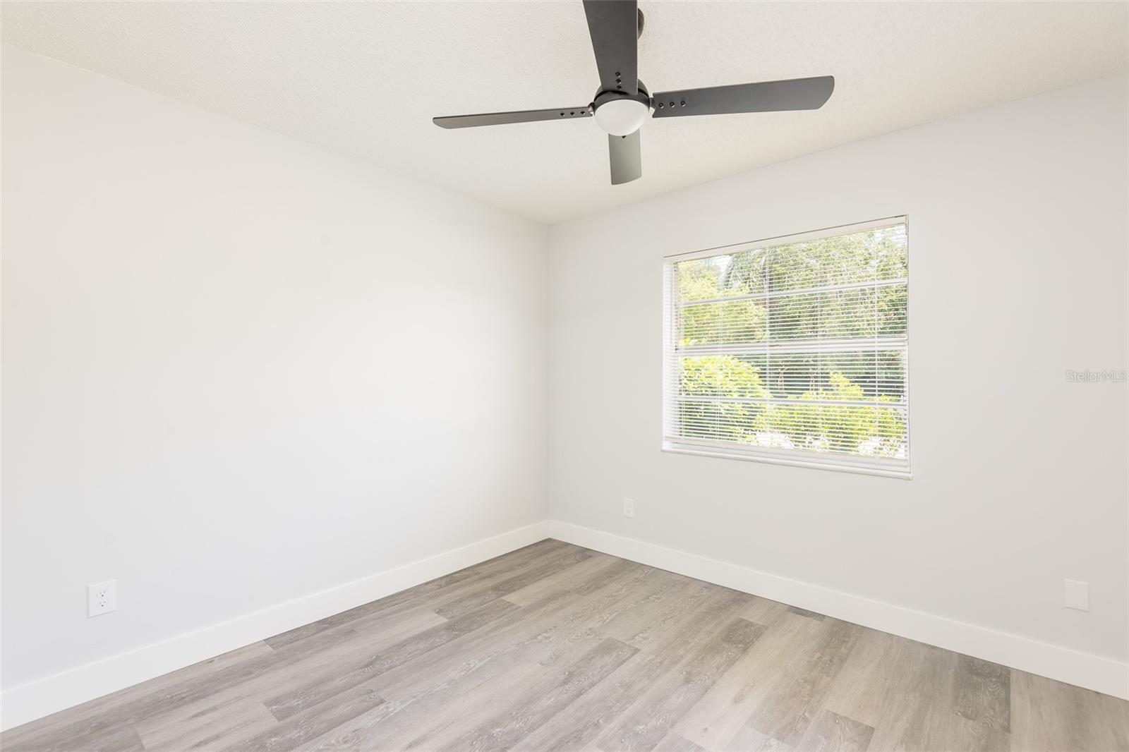 902 SHANGRI LA DR — photo 14