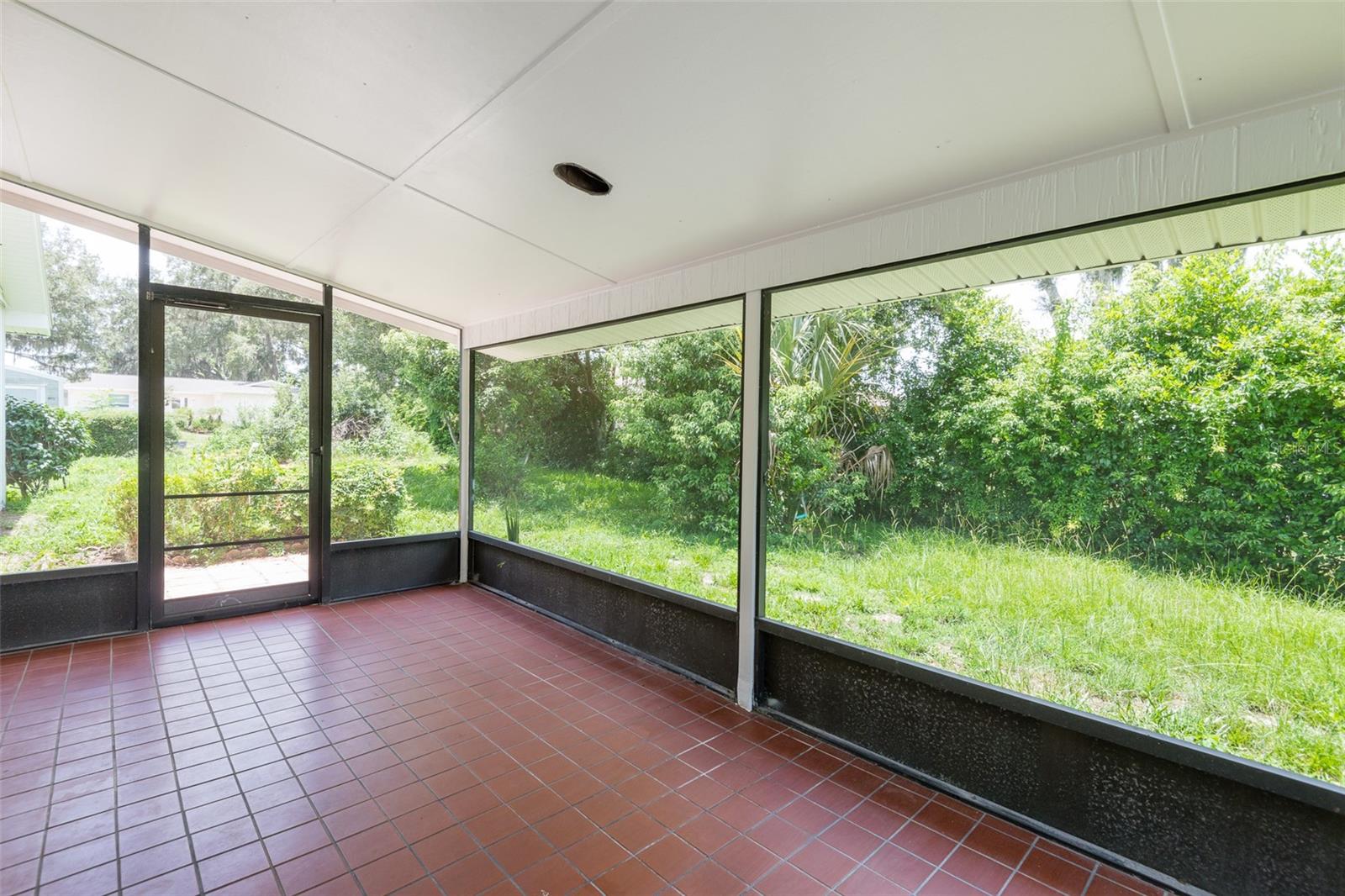 902 SHANGRI LA DR — photo 24