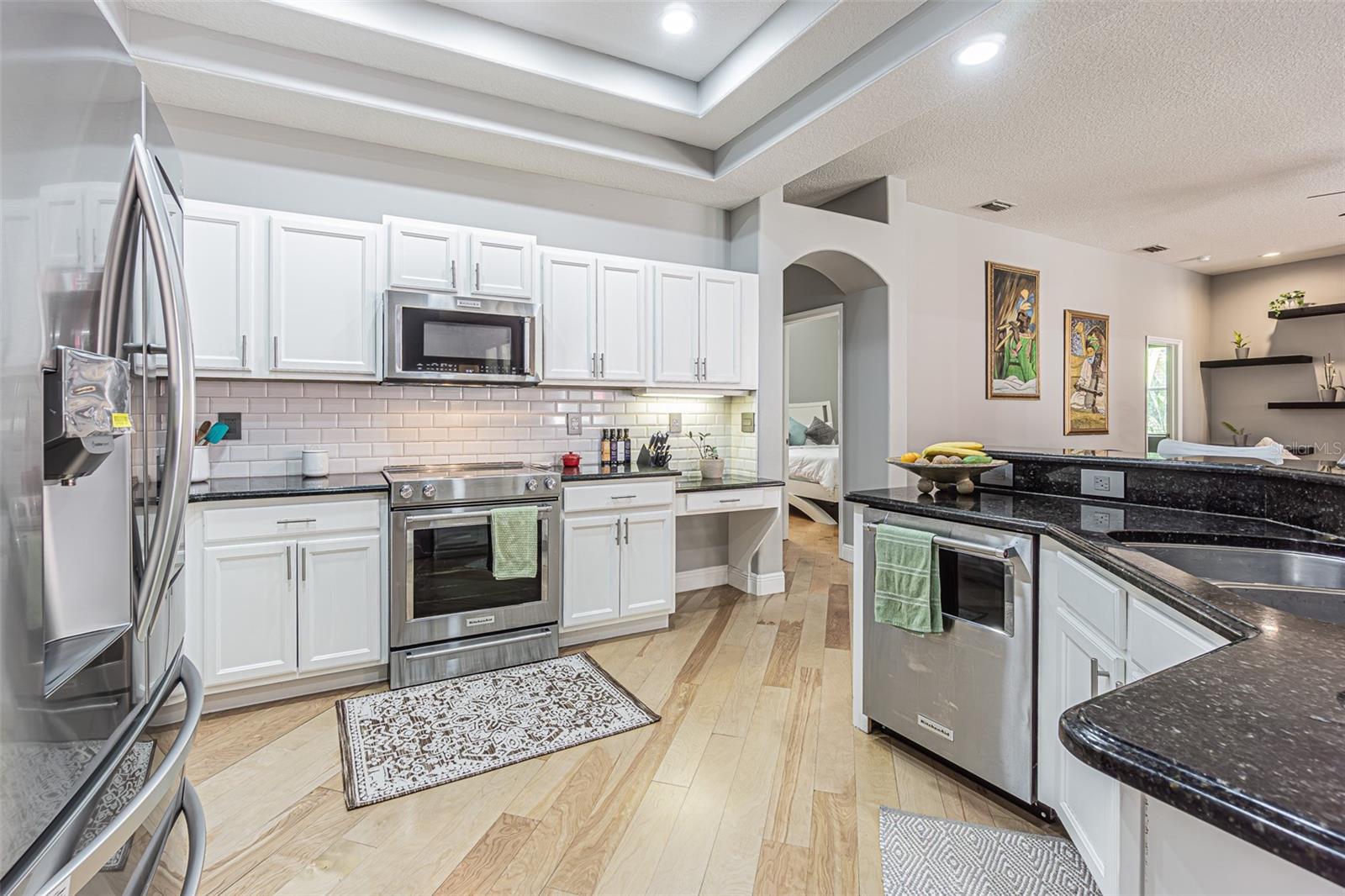 2409 FOX FOREST DR — photo 9