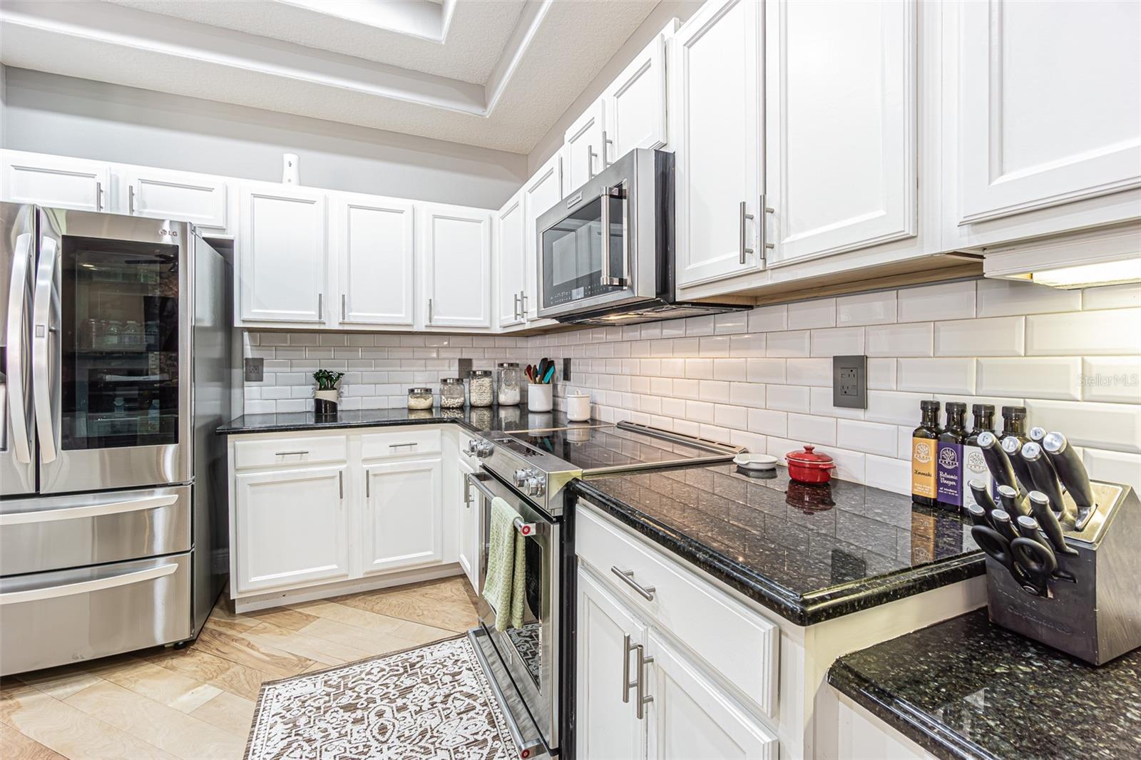 2409 FOX FOREST DR — photo 10