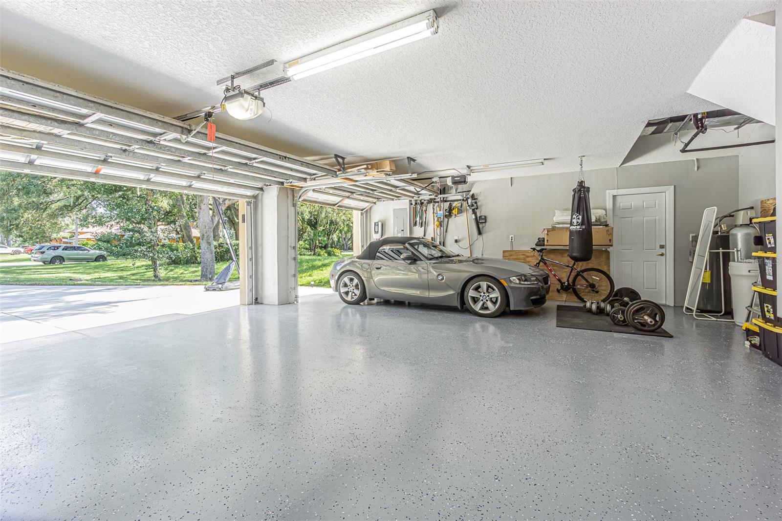 2409 FOX FOREST DR — photo 22