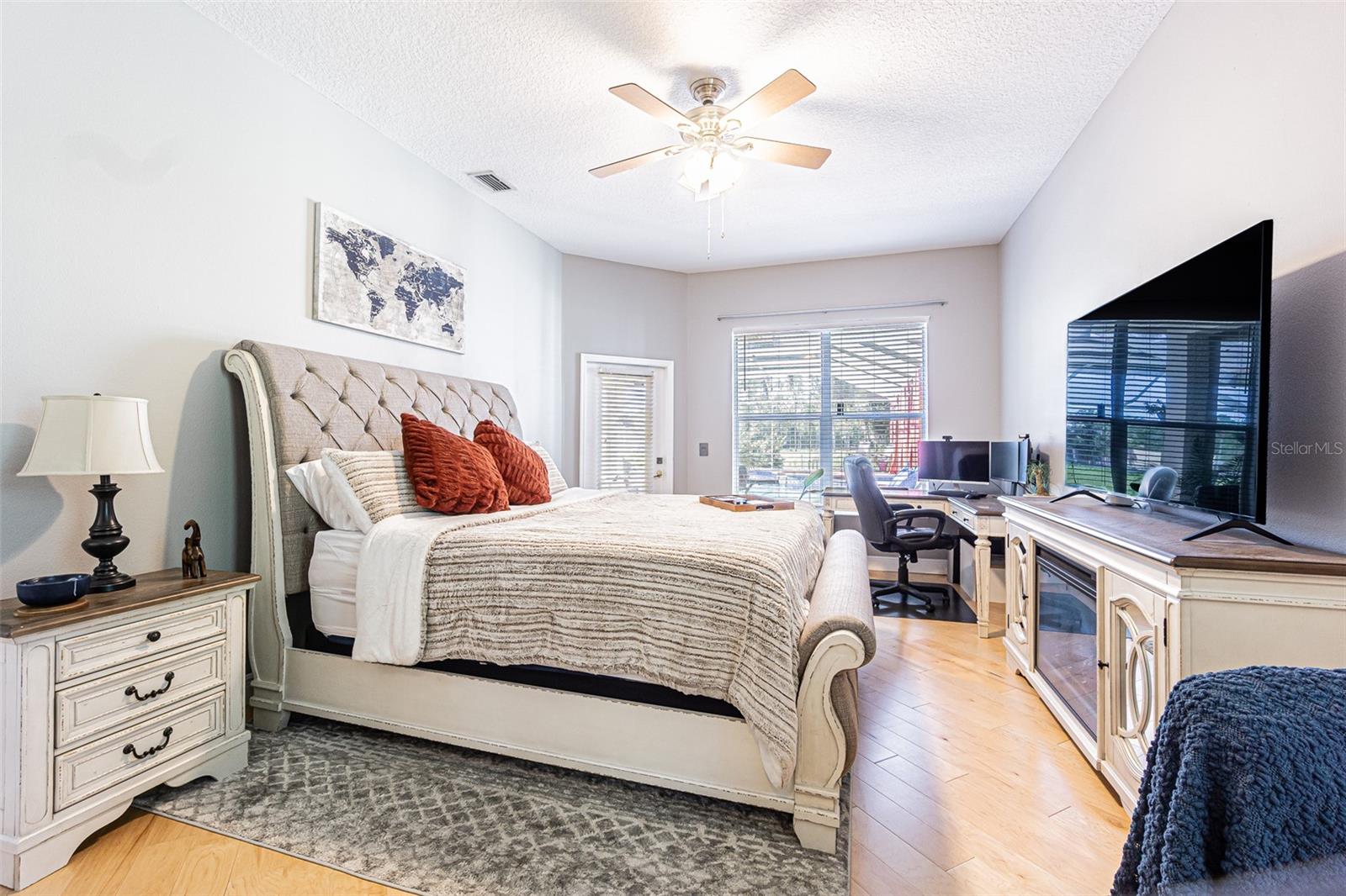 2409 FOX FOREST DR — photo 11