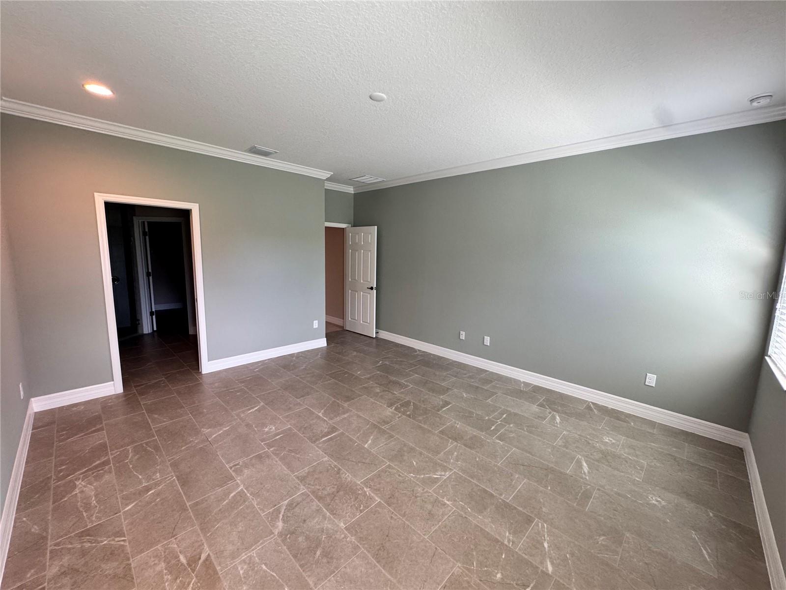 345 VILLA CORTE DR — photo 34