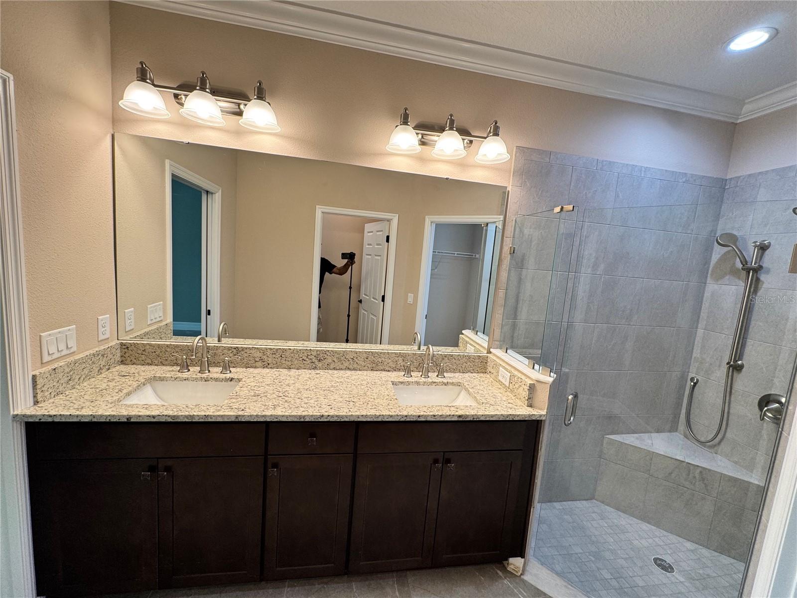 345 VILLA CORTE DR — photo 37
