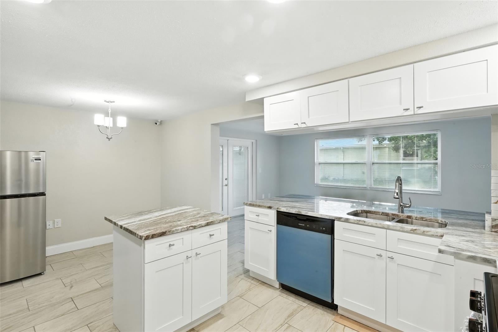 9239 PALM AVE — photo 7