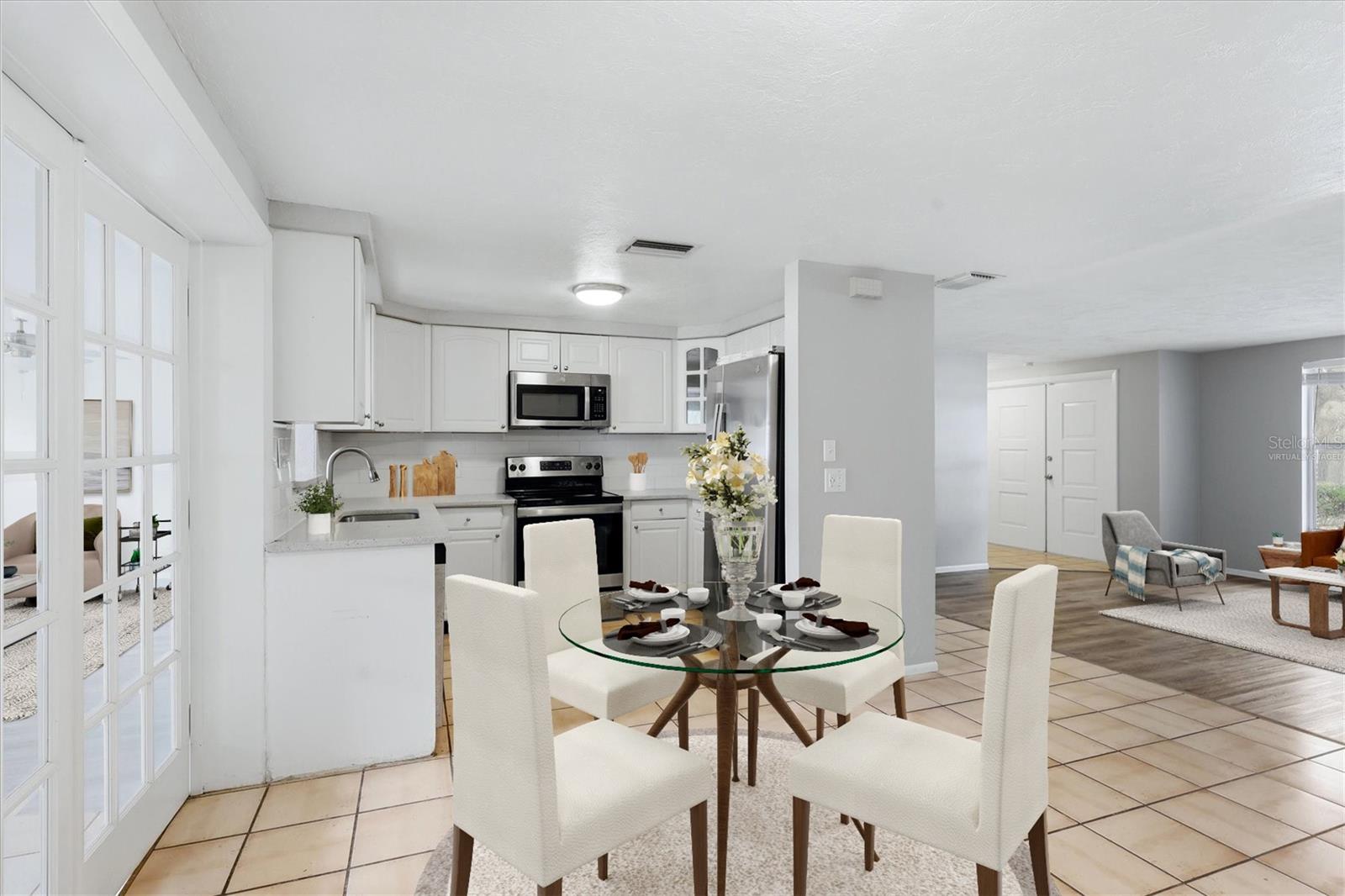 2173 FIESTA DR — photo 13