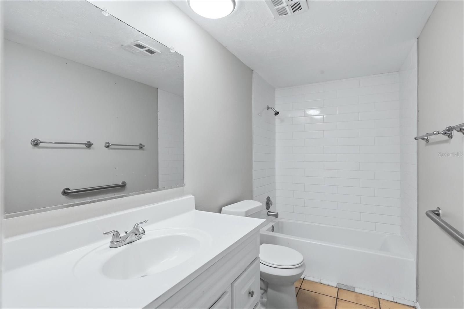 2173 FIESTA DR — photo 29