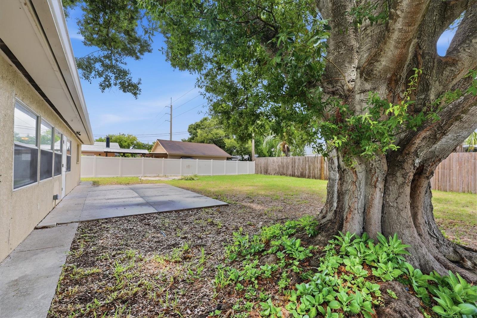 2173 FIESTA DR — photo 31