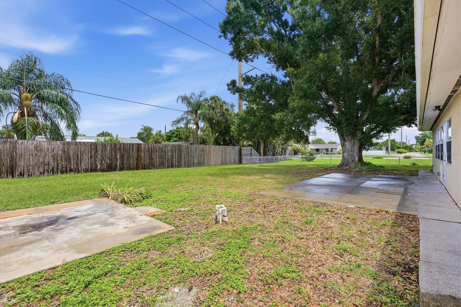2173 FIESTA DR — photo 30
