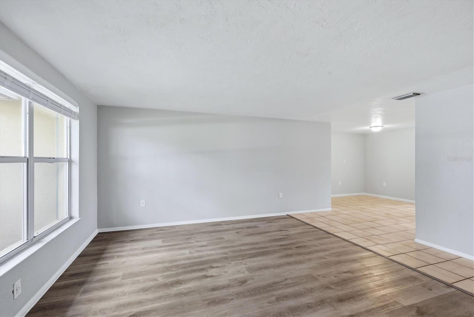 2173 FIESTA DR — photo 11