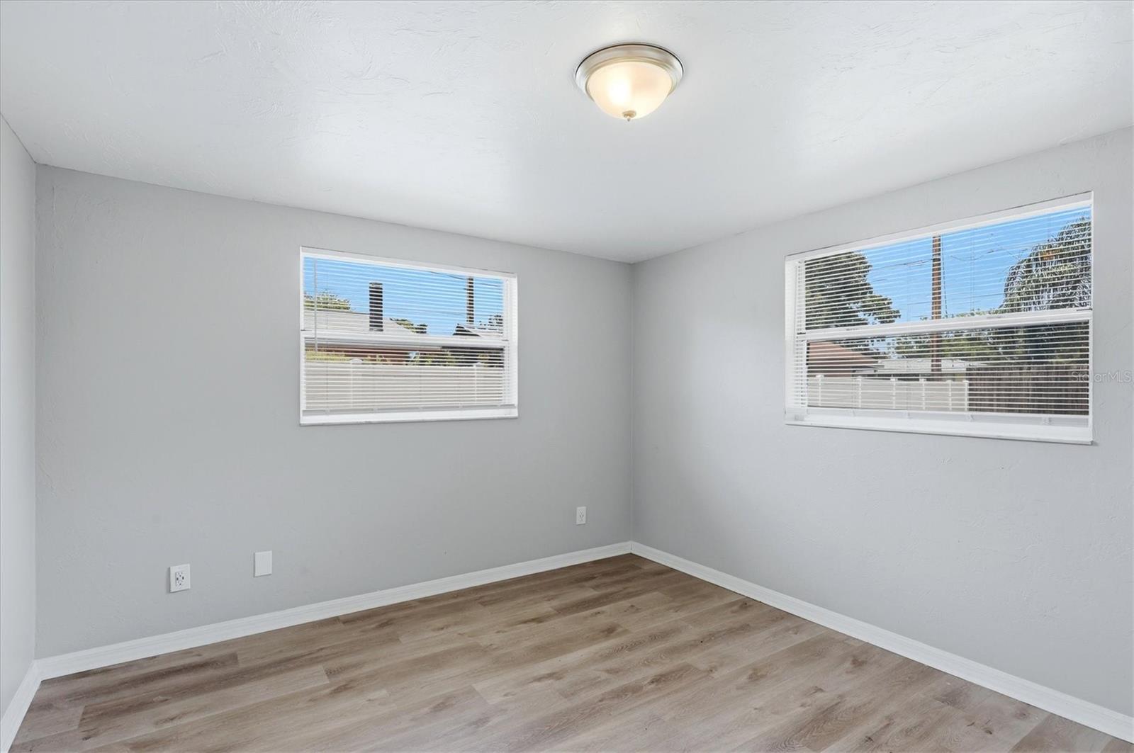 2173 FIESTA DR — photo 25