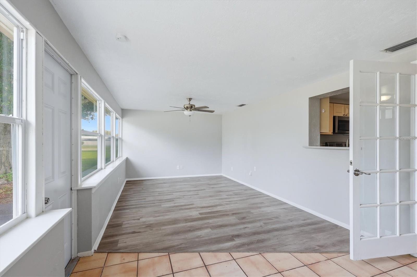 2173 FIESTA DR — photo 6