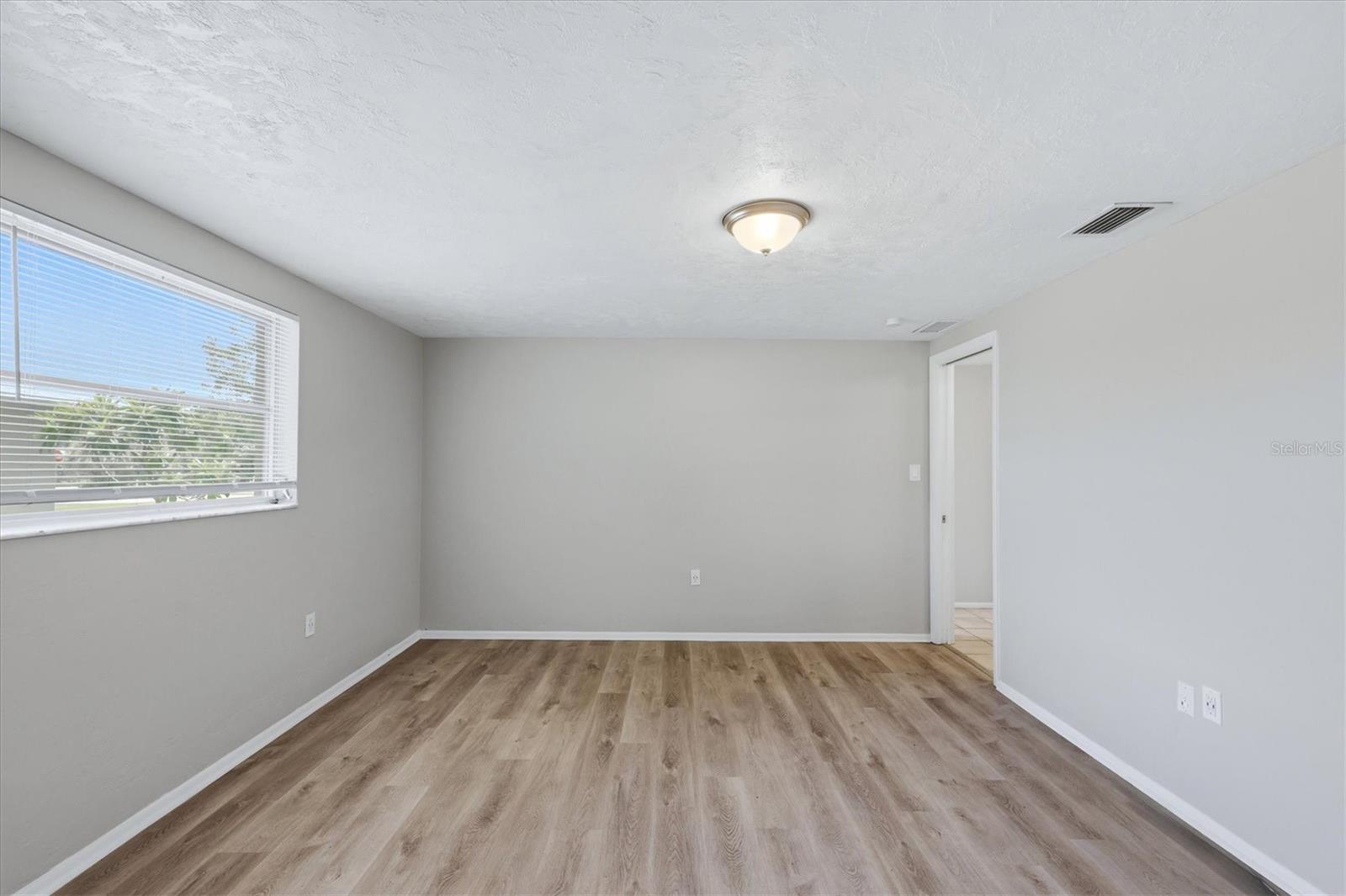 2173 FIESTA DR — photo 22