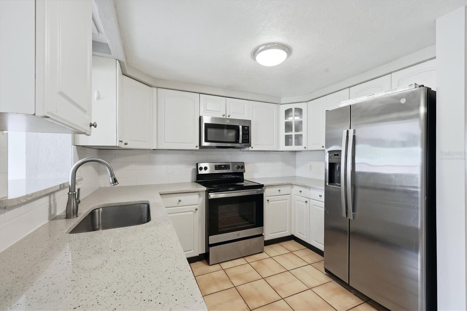 2173 FIESTA DR — photo 16