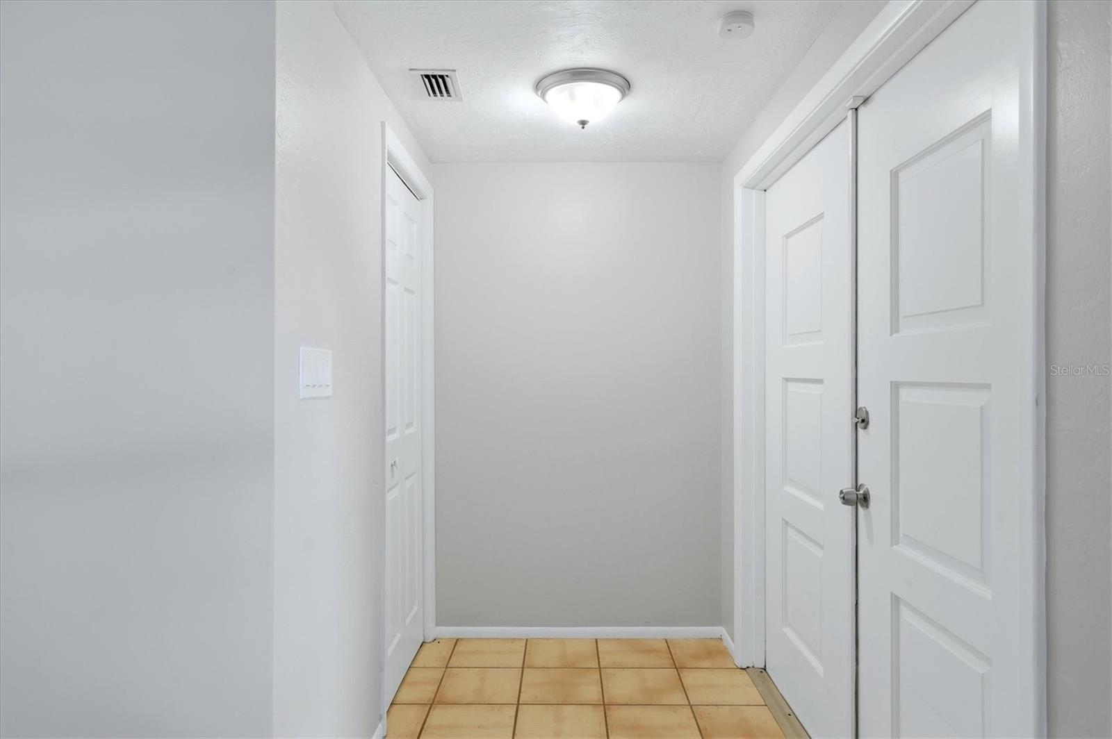 2173 FIESTA DR — photo 7