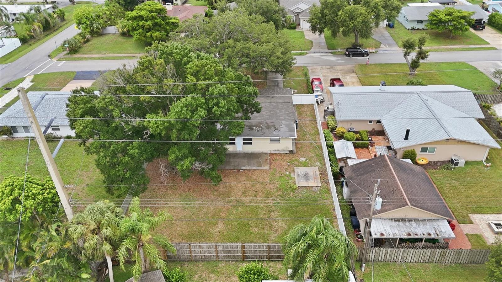 2173 FIESTA DR — photo 34