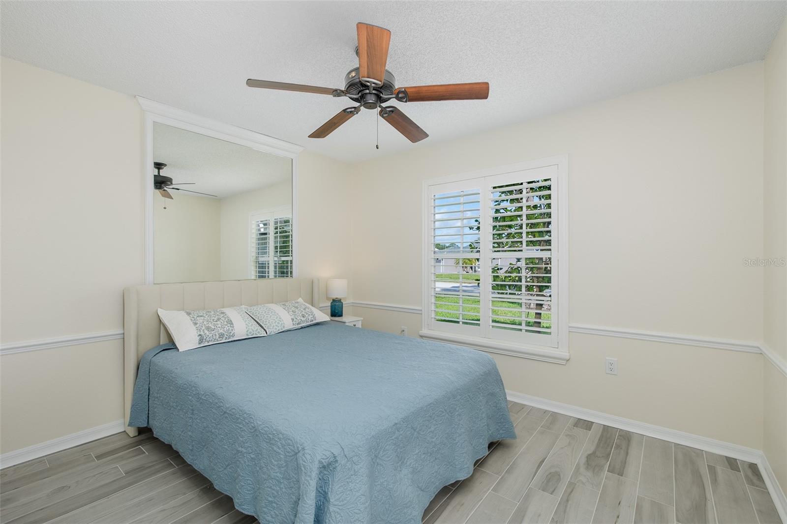 4242 NORTHAMPTON DR — photo 28
