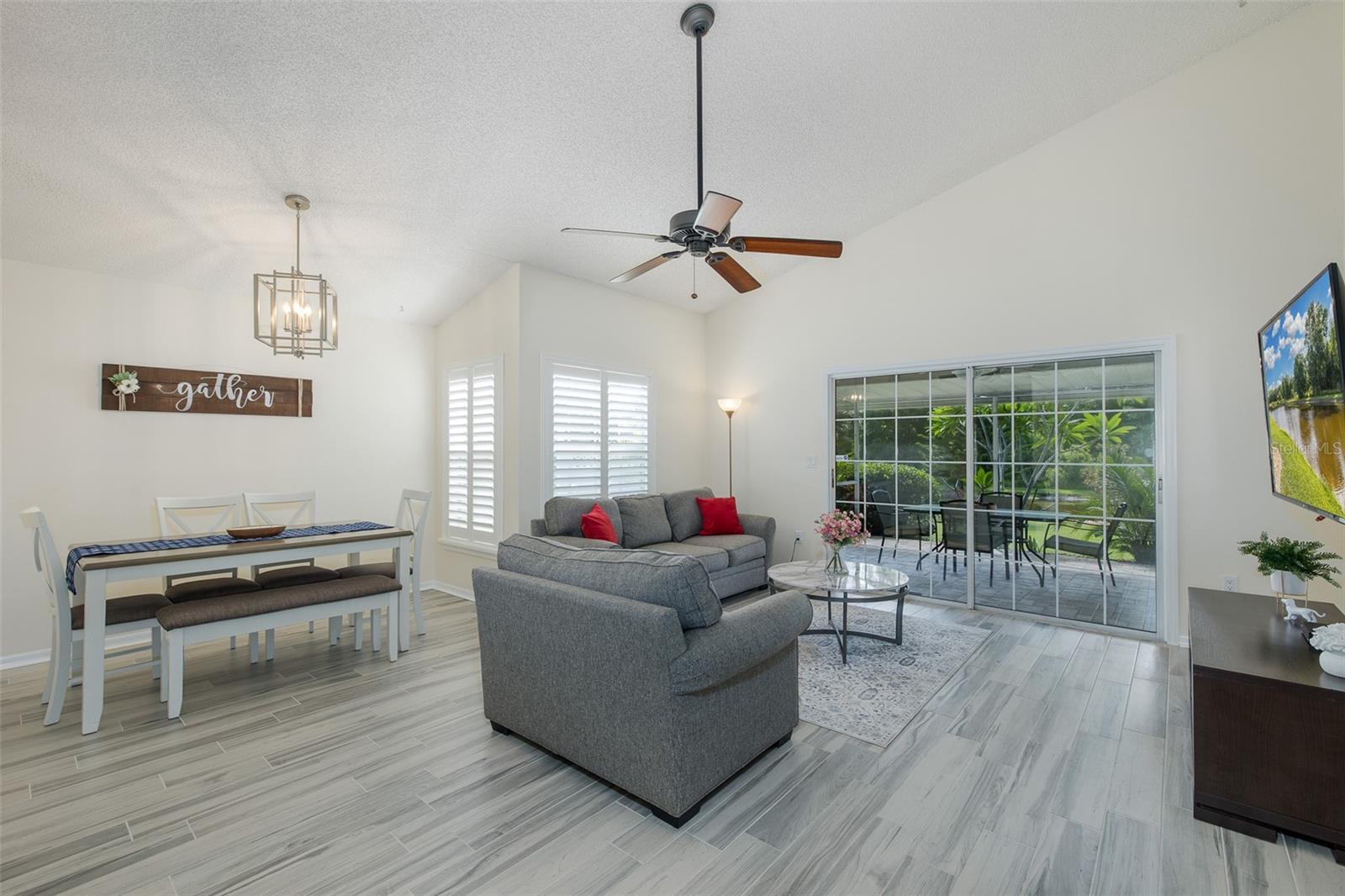 4242 NORTHAMPTON DR — photo 4